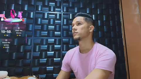 Snapshot of roy_barney chatting on October 5, 2025, 7:12 pm ANTONIO online show from October 5, 2025, 7:12 pm