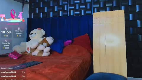 Snapshot of roy_barney chatting on October 24, 2025, 7:43 pm ANTONIO online show from October 24, 2025, 7:43 pm