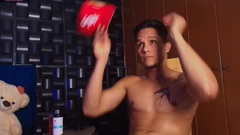 Snapshot of roy_barney chatting on November 9, 2025, 10:19 pm ANTONIO online show from November 9, 2025, 10:19 pm