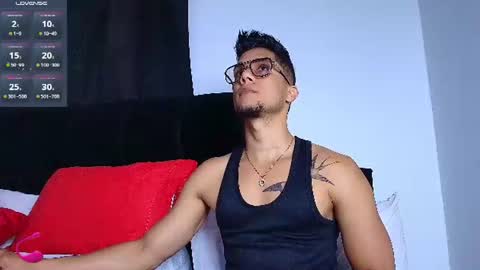 Snapshot of roy_barney chatting on August 1, 2026, 8:30 pm ANTONIO online show from August 1, 2026, 8:30 pm
