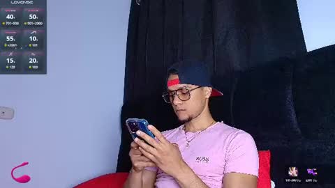 Snapshot of roy_barney chatting on August 6, 2026, 8:55 pm ANTONIO online show from August 6, 2026, 8:55 pm