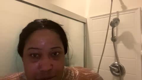 Snapshot of royalepryncess chatting on November 12, 2025, 12:49 pm royalepryncess online show from November 12, 2025, 12:49 pm