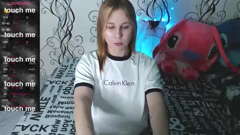 Snapshot of royangela chatting on October 25, 2025, 5:30 pm angela online show from October 25, 2025, 5:30 pm