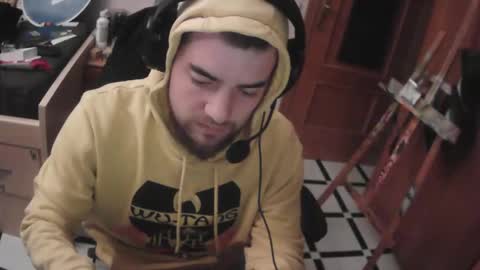 Snapshot of royer04 chatting on November 15, 2025, 2:20 am royer04 online show from November 15, 2025, 2:20 am