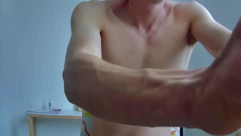 Roy online show from September 13, 2025, 7:57 pm