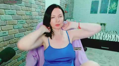 Natlya online show from April 24, 2026, 6:27 am