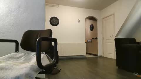 rubbertapper online show from November 29, 2025, 12:24 am