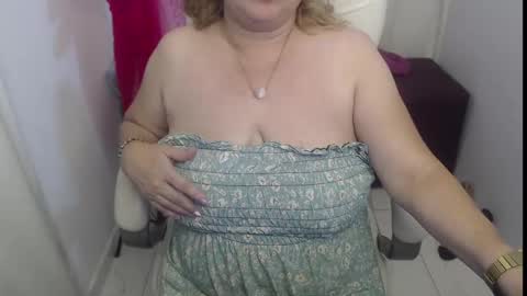 Snapshot of rubi_halliwey chatting on March 8, 2025, 12:33 am Rubi online show from March 8, 2025, 12:33 am