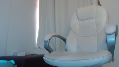 Snapshot of rubi_halliwey chatting on October 12, 2025, 1:43 pm Rubi online show from October 12, 2025, 1:43 pm