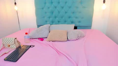 Rubii online show from December 18, 2024, 8:47 pm