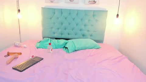 Rubii online show from February 9, 2025, 2:06 am