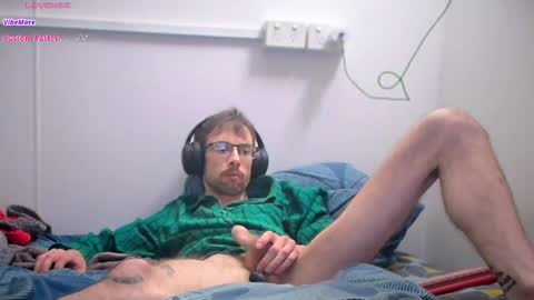 Snapshot of rubitricky chatting on October 2, 2025, 12:12 pm RubitRicky online show from October 2, 2025, 12:12 pm