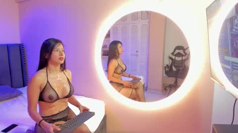 ruby  online show from December 17, 2025, 12:33 pm