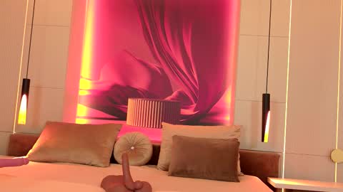 Ruby Luxe online show from October 12, 2025, 5:06 am