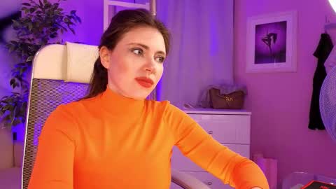 Snapshot of rubyvicee chatting on October 20, 2025, 8:04 am HELP me reach 20 thumbs up online show from October 20, 2025, 8:04 am