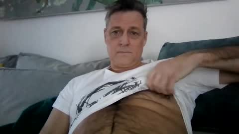 Snapshot of rudeski chatting on February 9, 2025, 3:23 pm rudeski online show from February 9, 2025, 3:23 pm