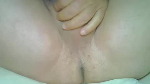 rudisuzzy 1 online show from February 11, 2025, 3:08 pm