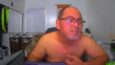 Snapshot of rueltrinidad73 chatting on March 11, 2026, 1:44 am rueltrinidad73 online show from March 11, 2026, 1:44 am