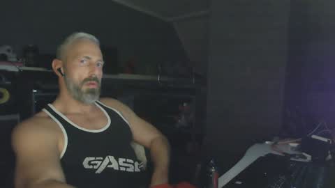 Chico que rico Caliente online show from January 6, 2025, 12:16 am