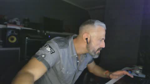 Chico que rico Caliente online show from January 8, 2025, 10:06 pm