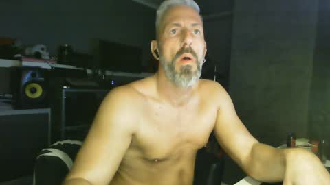 Chico que rico Caliente online show from January 19, 2025, 5:58 am