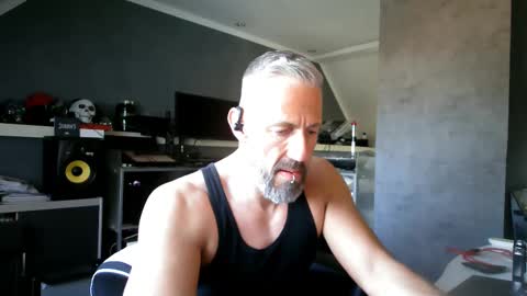 Chico que rico Caliente online show from March 8, 2025, 8:33 am
