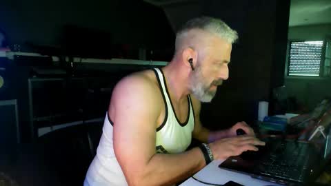 Chico que rico Caliente online show from March 9, 2026, 9:35 am