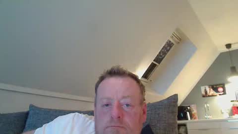 Snapshot of runepetter chatting on October 25, 2025, 7:52 pm bignorwegian online show from October 25, 2025, 7:52 pm