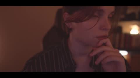 Snapshot of running_with_the_wolves chatting on November 7, 2025, 11:49 pm Elena online show from November 7, 2025, 11:49 pm