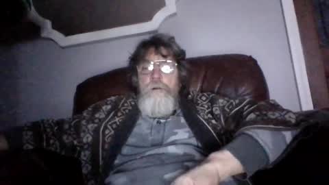 Snapshot of runningaround60 chatting on February 18, 2025, 3:10 am runningaround60 online show from February 18, 2025, 3:10 am