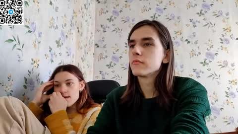 Snapshot of rusmedium chatting on April 7, 2026, 7:09 am Lisa and Vlad online show from April 7, 2026, 7:09 am