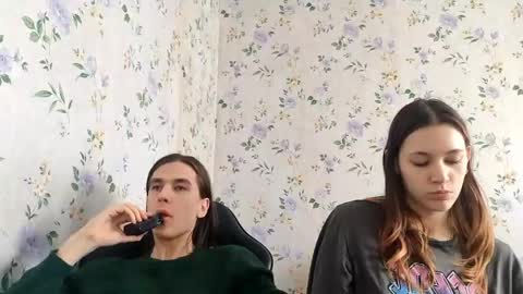 Snapshot of rusmedium chatting on April 16, 2026, 7:31 am Lisa and Vlad online show from April 16, 2026, 7:31 am