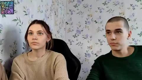 Snapshot of rusmedium chatting on April 23, 2026, 12:29 pm Lisa and Vlad online show from April 23, 2026, 12:29 pm