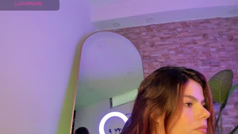 Lorenn online show from December 2, 2024, 8:55 pm