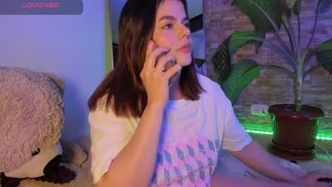 Lorenn online show from December 4, 2024, 3:15 am