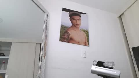  R U S S E L L  online show from February 13, 2026, 7:54 pm