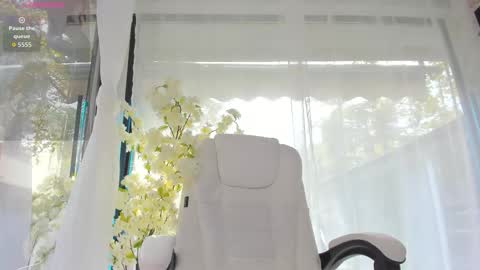 Snapshot of russian_ava chatting on October 15, 2025, 8:03 am Ava online show from October 15, 2025, 8:03 am