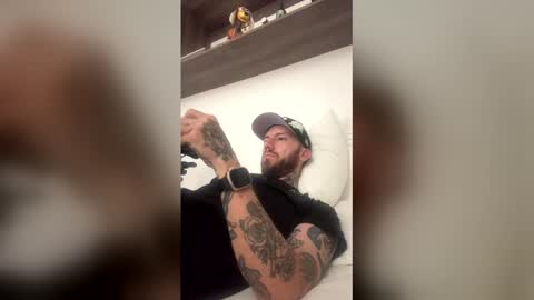russo_fox online show from May 27, 2026, 2:52 am