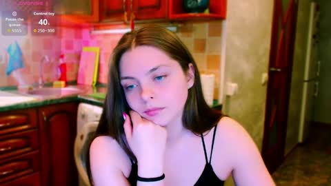 Snapshot of ruta_ chatting on April 24, 2026, 9:06 pm RutaYoung online show from April 24, 2026, 9:06 pm