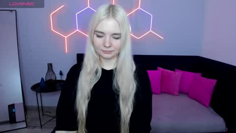 ruthbryant online show from September 17, 2025, 8:38 am