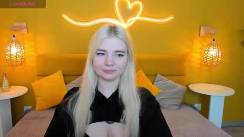 ruthbryant online show from October 5, 2025, 1:15 am