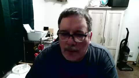 Snapshot of rwzar_1965 chatting on April 22, 2026, 1:52 am rwzar_1965 online show from April 22, 2026, 1:52 am