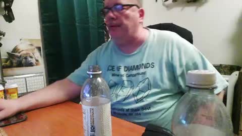 rwzar_1965 online show from June 22, 2026, 3:25 am
