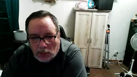 rwzar_1965 online show from August 3, 2026, 1:26 am
