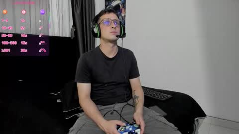 Snapshot of ryan15_ chatting on November 6, 2025, 2:34 am Ryan 15 online show from November 6, 2025, 2:34 am