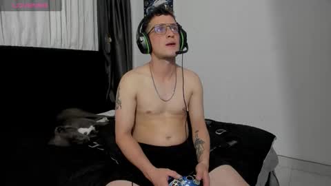 Snapshot of ryan15_ chatting on November 8, 2025, 11:25 pm Ryan 15 online show from November 8, 2025, 11:25 pm