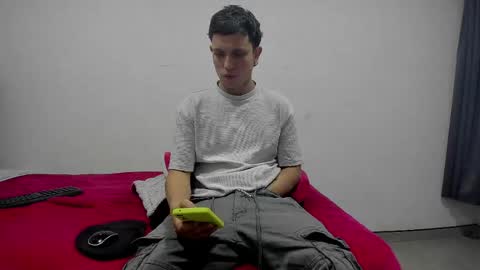 Snapshot of ryan15_ chatting on April 19, 2026, 10:34 pm Ryan 15 online show from April 19, 2026, 10:34 pm