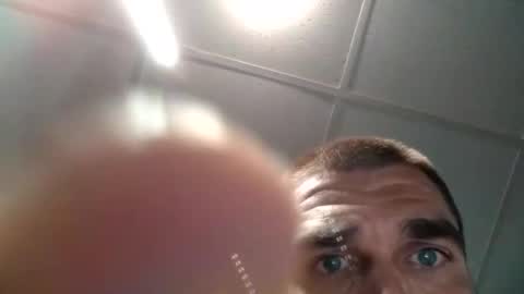 ryan198650 online show from May 15, 2026, 1:23 am