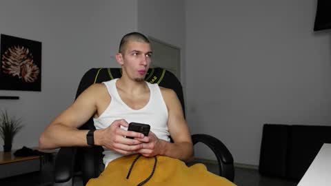 Snapshot of ryan_dozer chatting on October 25, 2025, 7:49 am RYAN DOZER online show from October 25, 2025, 7:49 am