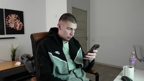 Snapshot of ryan_dozer chatting on March 22, 2026, 7:12 am RYAN DOZER online show from March 22, 2026, 7:12 am